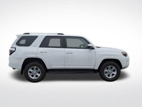 Used 2024 Toyota 4Runner SR5 AWD/4WD image 4