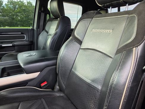 Used 2019 RAM 3500 Laramie AWD/4WD image 2