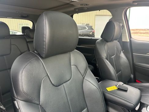 Used 2022 Kia Telluride SX image 32