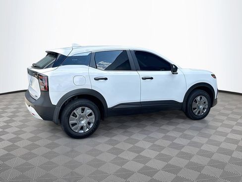 Used 2025 Nissan Kicks S image 5