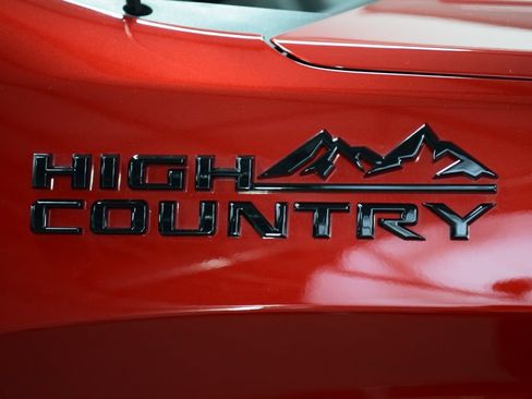 Used 2024 Chevrolet Silverado 1500 High Country w/ High Country Premium Package AWD/4WD image 16