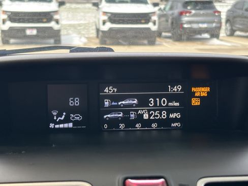 Used 2018 Subaru Forester 2.5i Premium w/ All-Weather Package image 14