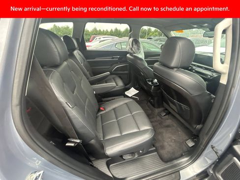 Certified 2025 Kia Telluride EX w/ EX Captain's Chair Package AWD/4WD image 6