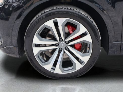 Used 2019 Audi Q8 Prestige w/ Luxury Package AWD/4WD image 27