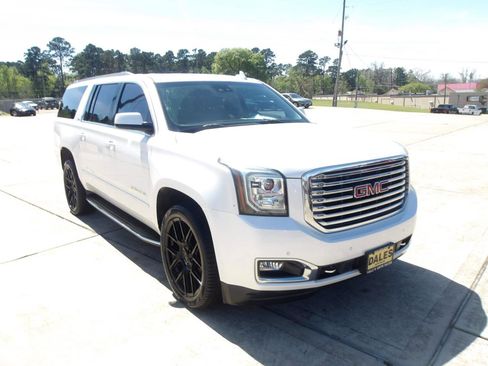 Used 2018 GMC Yukon XL SLT w/ Premium Edition image 4
