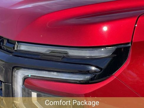 Used 2025 Chevrolet Suburban RST AWD/4WD image 9