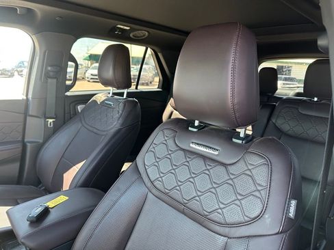 Used 2025 Ford Explorer Platinum w/ LUX Leather Package image 3