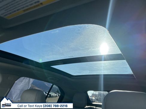 Used 2022 Cadillac XT4 Luxury w/ Cold Weather Package image 36