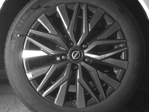 Used 2025 Nissan Altima 2.5 SV FWD image 15