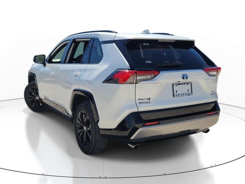 Used 2023 Toyota RAV4 SE AWD/4WD image 4