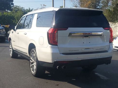 Used 2021 GMC Yukon XL Denali w/ Denali Premium Package image 3