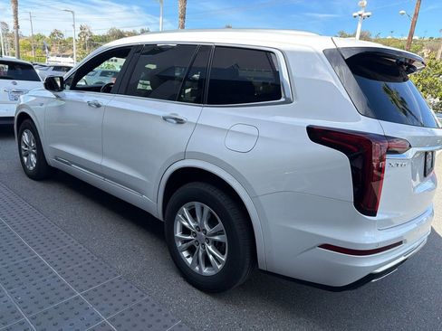 Certified 2023 Cadillac XT6 Luxury FWD image 7