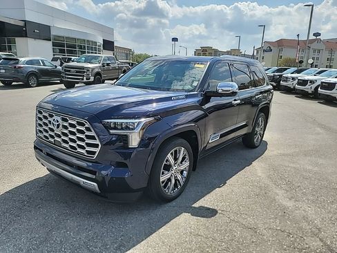 Used 2023 Toyota Sequoia Capstone image 3