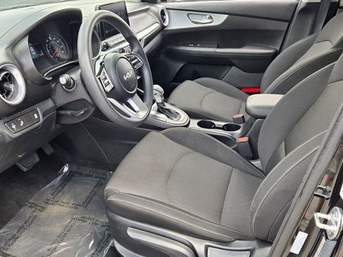 Used 2024 Kia Forte LXS w/ LXS Technology Package FWD image 10