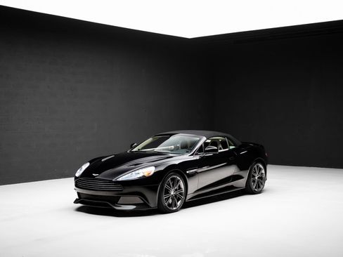 Used 2014 Aston Martin Vanquish Volante RWD image 4