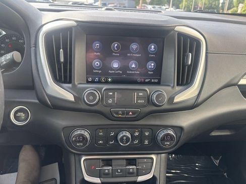Used 2022 GMC Terrain SLT image 17