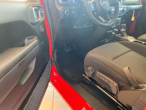 New 2023 Jeep Gladiator Sport AWD/4WD image 18