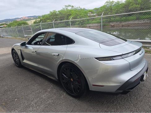 Used 2022 Porsche Taycan GTS AWD/4WD image 4