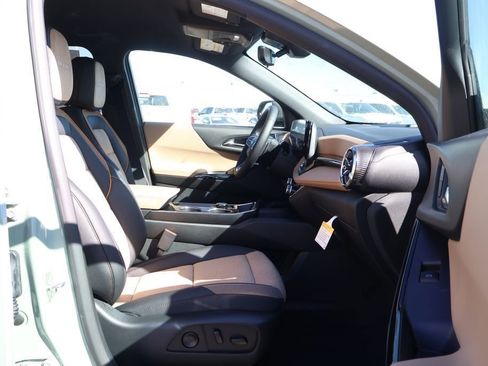 New 2026 Chevrolet Equinox ACTIV w/ Convenience Package III image 43