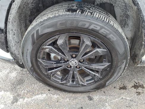 Certified 2024 Toyota RAV4 SE w/ Convenience Package image 25