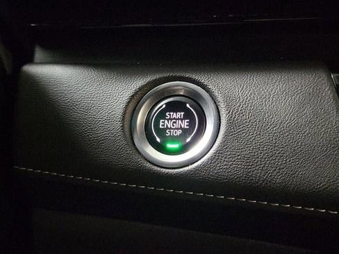 Certified 2024 Cadillac Escalade ESV Luxury image 20