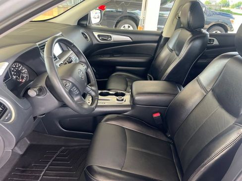 Used 2020 Nissan Pathfinder SL w/ Cargo Package AWD/4WD image 4