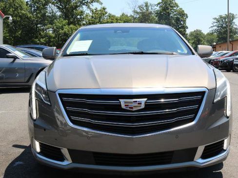 Used 2018 Cadillac XTS Luxury w/ Driver Awareness Package FWD image 2