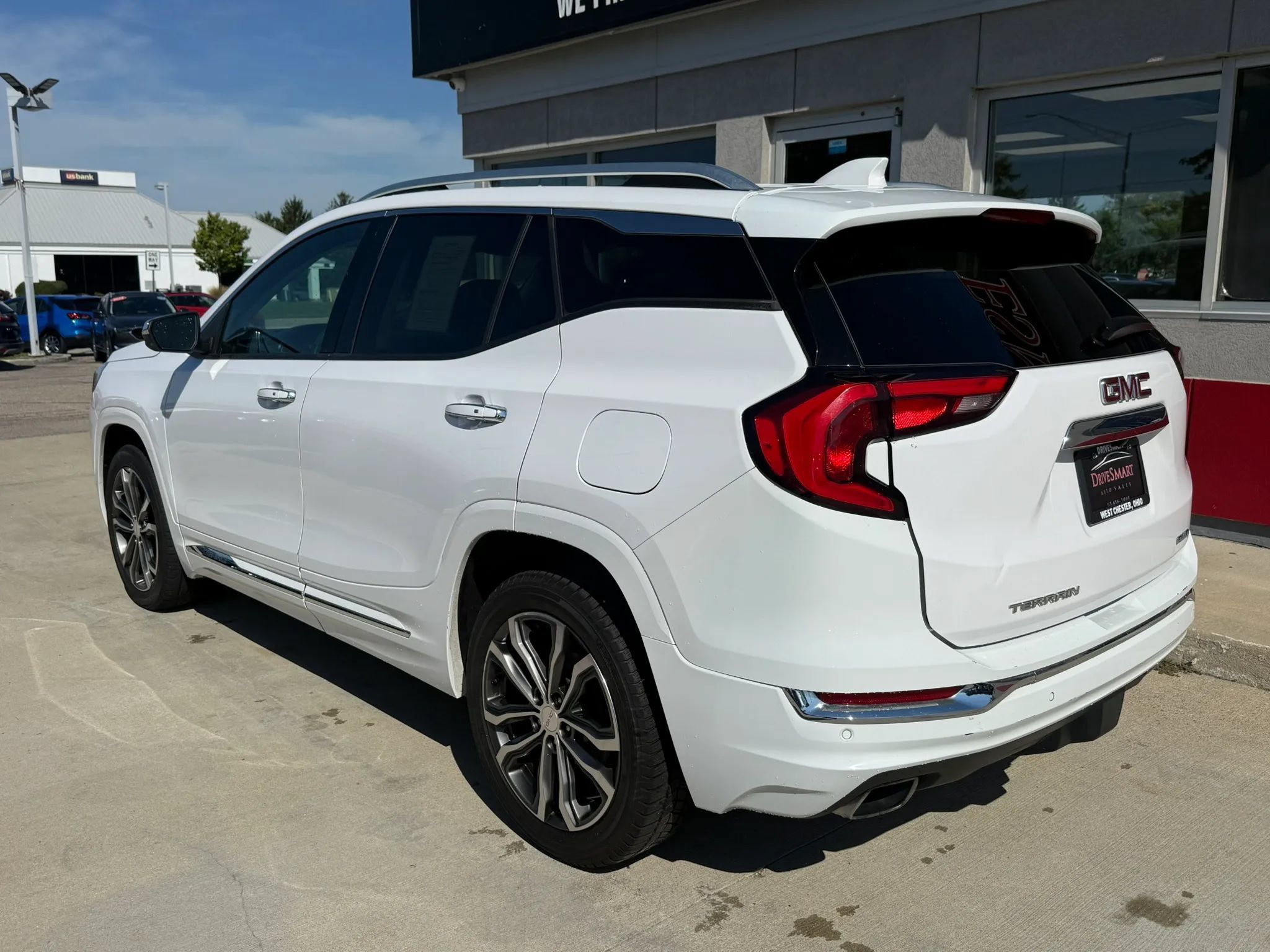 Used 2019 GMC Terrain Denali w/ Advanced Safety Package AWD/4WD image 4