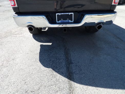 Used 2015 RAM 1500 Laramie w/ Convenience Group AWD/4WD image 12