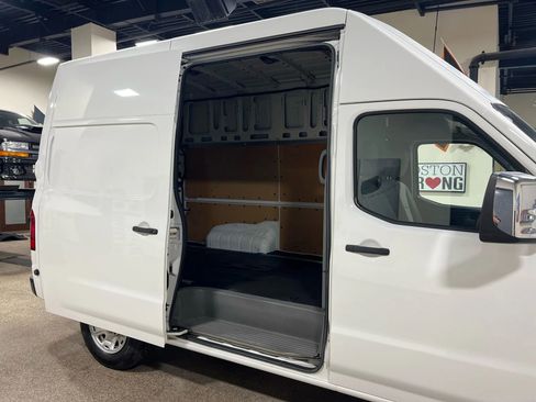 Used 2017 Nissan NV 2500 SV w/ Technology Package image 23