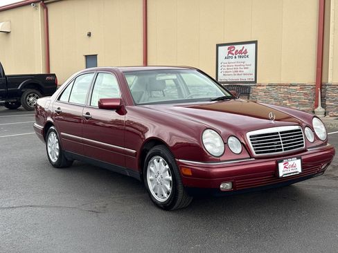Used 1999 Mercedes-Benz E 320 Sedan image 28