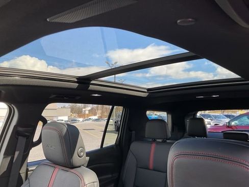 Certified 2025 Chevrolet Traverse RS AWD/4WD image 8
