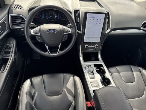 Used 2021 Ford Edge Titanium image 22