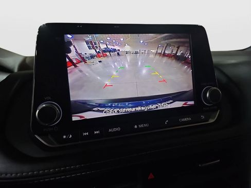 Used 2022 Nissan Rogue S image 13