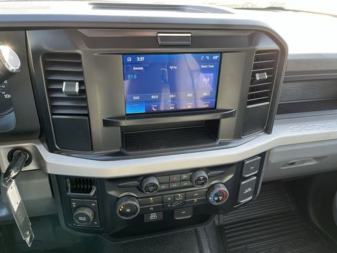 New 2025 Ford F550 4x4 Regular Cab Super Duty image 13