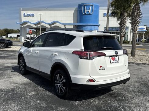 Used 2017 Toyota RAV4 LE image 7