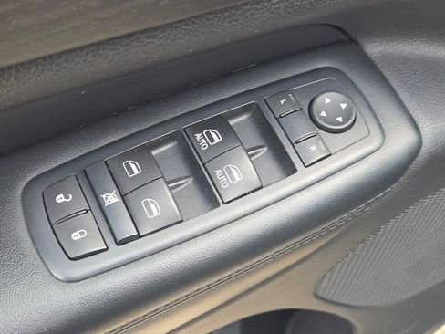 Used 2016 Jeep Grand Cherokee Laredo w/ Quick Order Package 23E image 9