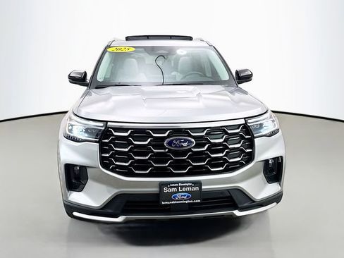 Used 2025 Ford Explorer Platinum w/ Ultimate Package image 2
