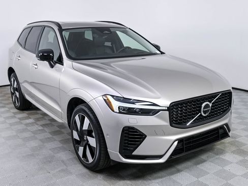 Certified 2024 Volvo XC60 T8 Ultimate w/ Protection Package Premier AWD/4WD image 28