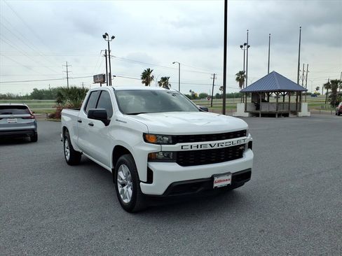 Used 2022 Chevrolet Silverado 1500 Custom RWD image 2