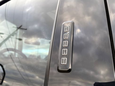 Used 2023 Ford F350 Lariat w/ Lariat Ultimate Package image 15