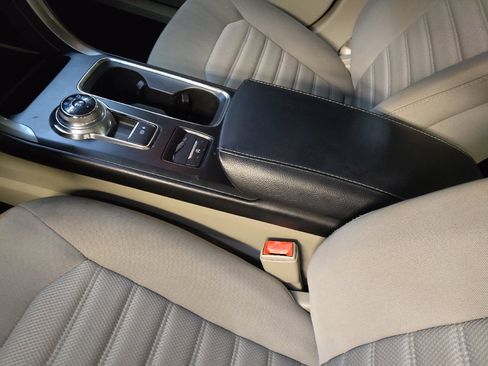 Used 2018 Ford Fusion SE w/ Fusion SE Technology Package FWD image 26
