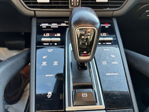 Used 2020 Porsche Cayenne image 20