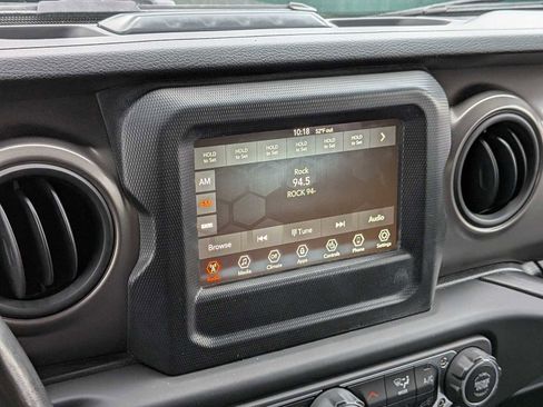 Used 2023 Jeep Wrangler Unlimited w/ Cold Weather Group image 30