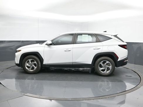 Used 2024 Hyundai Tucson SE image 3