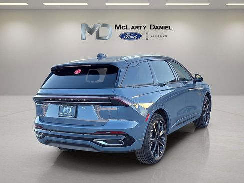 New 2026 Lincoln Nautilus Reserve image 5