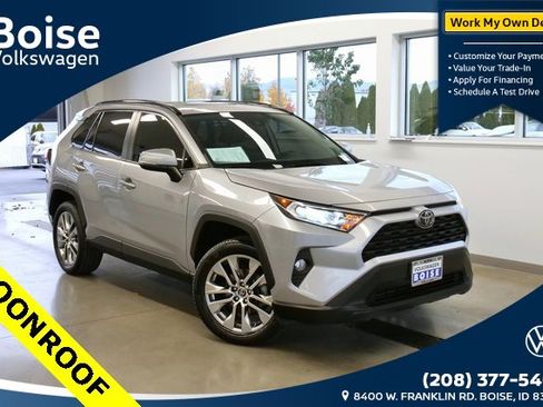 Used 2021 Toyota RAV4 XLE Premium image 1