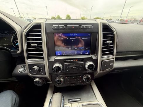 Used 2020 Ford F150 Lariat w/ Equipment Group 502A Luxury AWD/4WD image 9