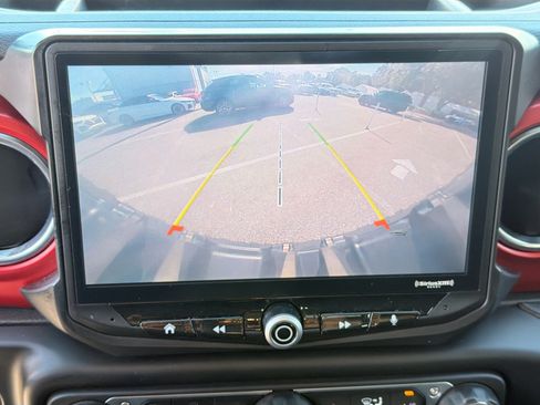 Used 2021 Jeep Wrangler Unlimited Rubicon w/ Safety Group image 29