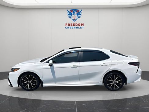 Used 2023 Toyota Camry SE w/ Cold Weather Package AWD/4WD image 2